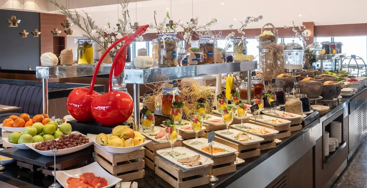 Radisson Blu Hotel Ankara Çankaya (เดิม Point Hotel Ankara) — rooms and atmosphere