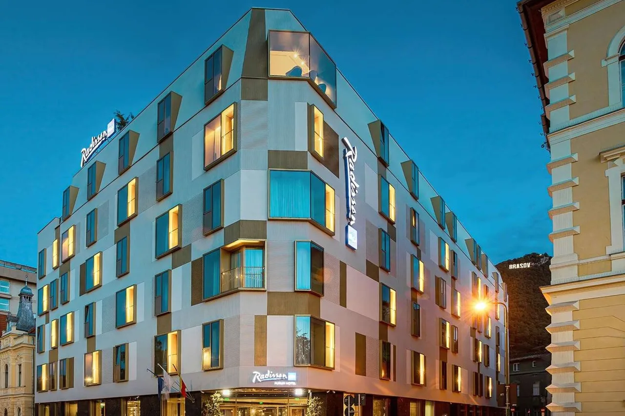 Radisson Blu Aurum Hotel, Brasov — ภาพห้องพักและบรรยากาศ