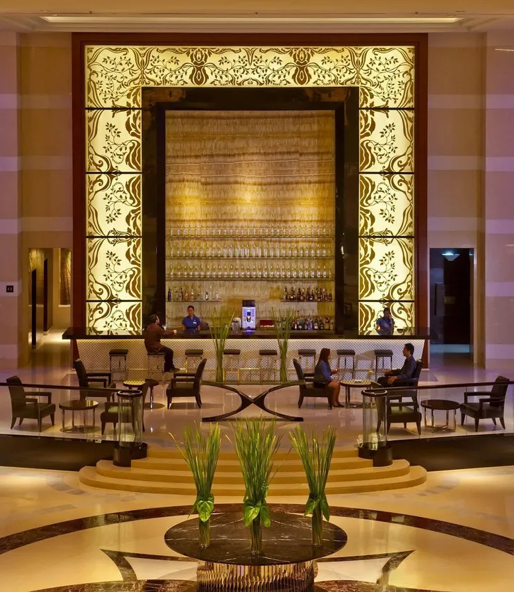 Radisson Blu Cebu — rooms and atmosphere