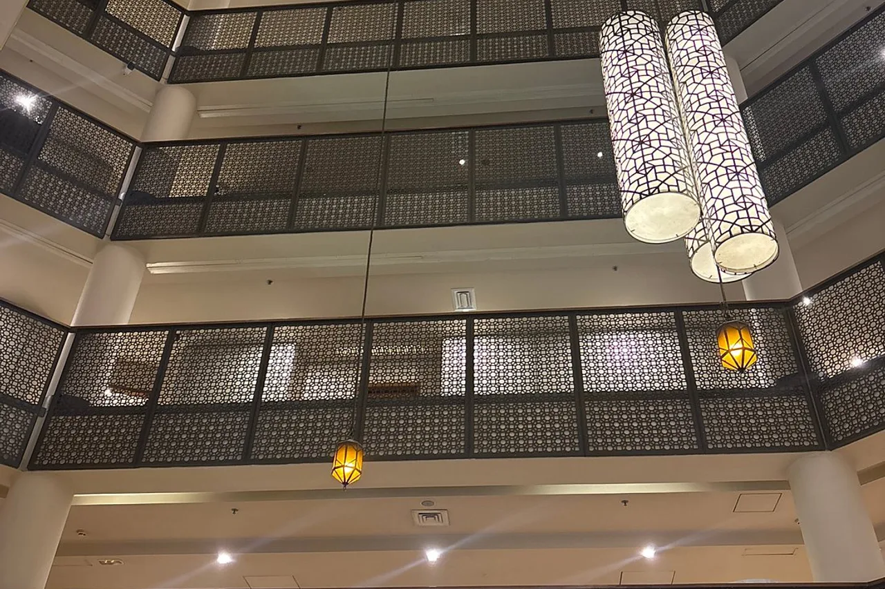 Radisson Blu Dhaka Water Garden — rooms and atmosphere