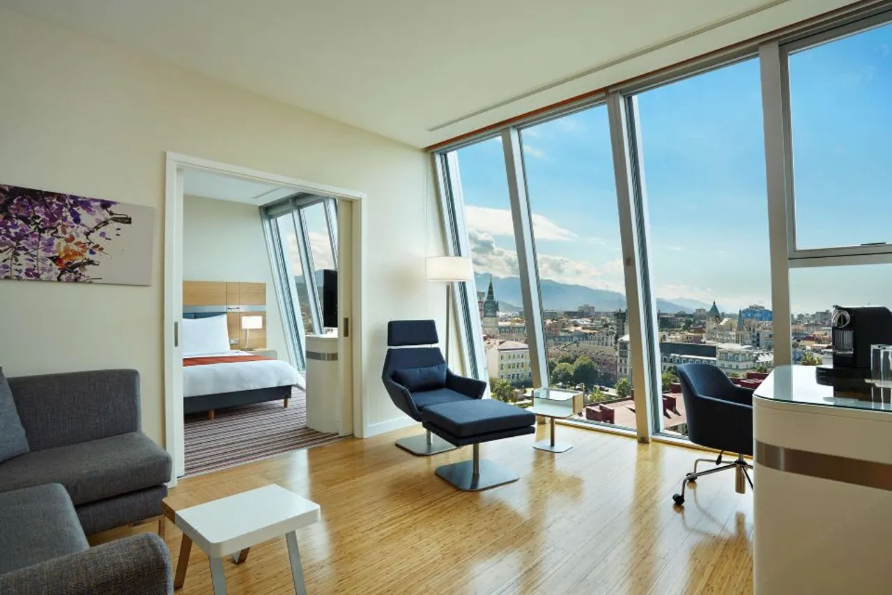 Radisson Blu Hotel, Batumi — ภาพห้องพักและบรรยากาศ