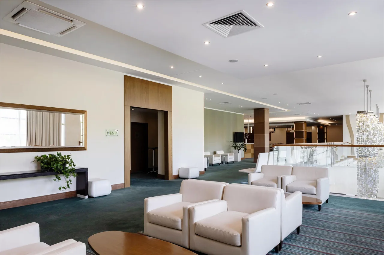 Radisson Blu Hotel, Kaliningrad — ภาพห้องพักและบรรยากาศ