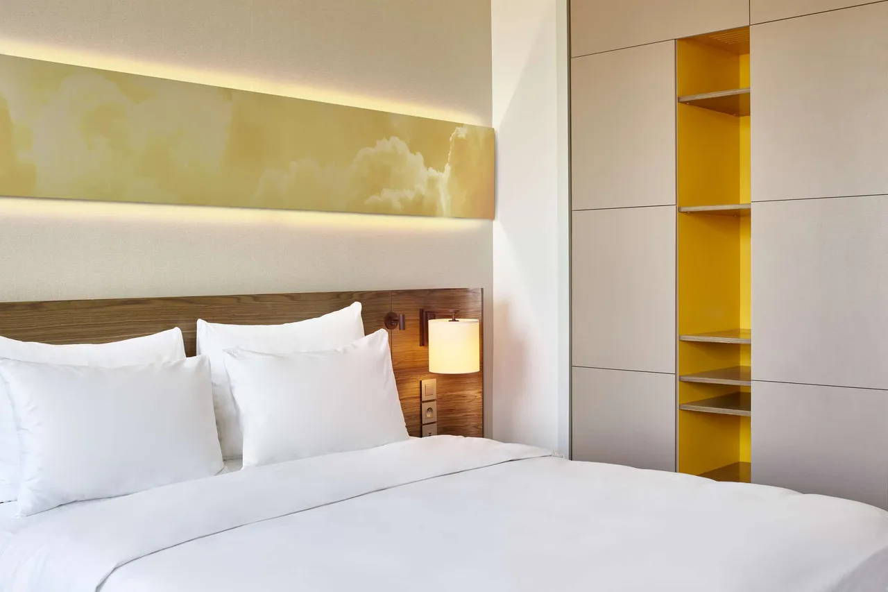 Radisson Blu Hotel, Lyon — rooms and atmosphere