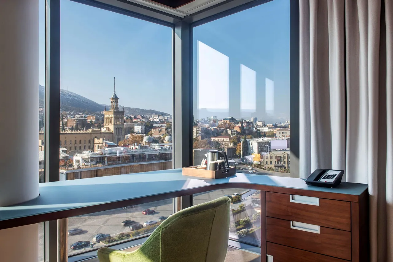 Radisson Blu Iveria Hotel Tbilisi — rooms and atmosphere