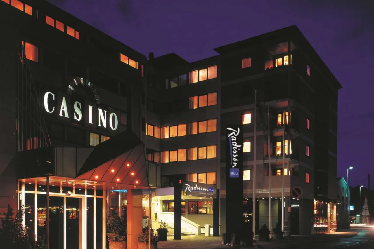 Radisson Blu Limfjord Hotel, Aalborg — ภาพห้องพักและบรรยากาศ