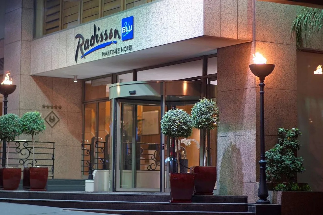 Radisson Blu Martinez Hotel Beirut — โรงแรมในเบรุต