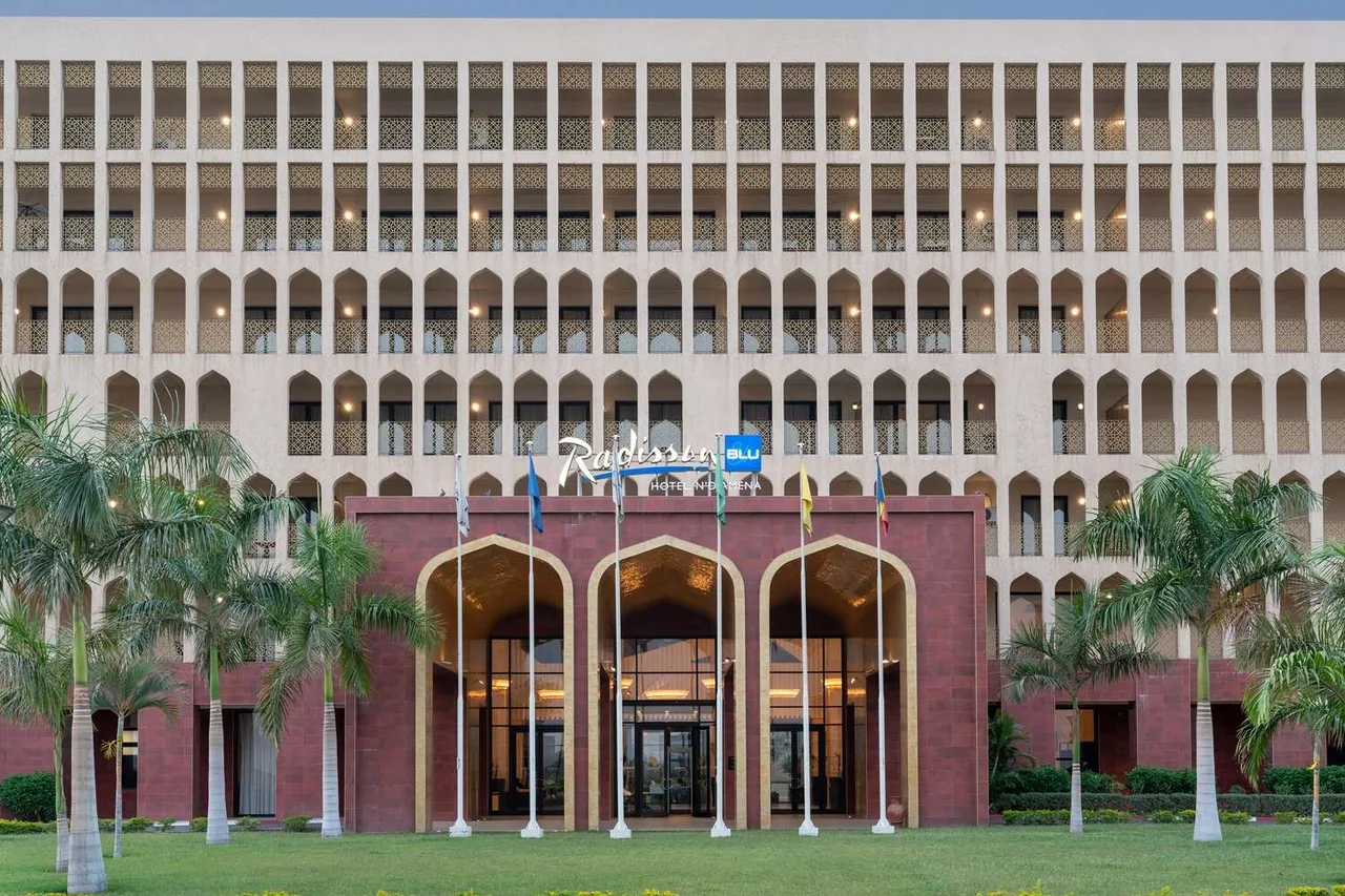 Radisson Blu Hotel, N'Djamena — rooms and atmosphere