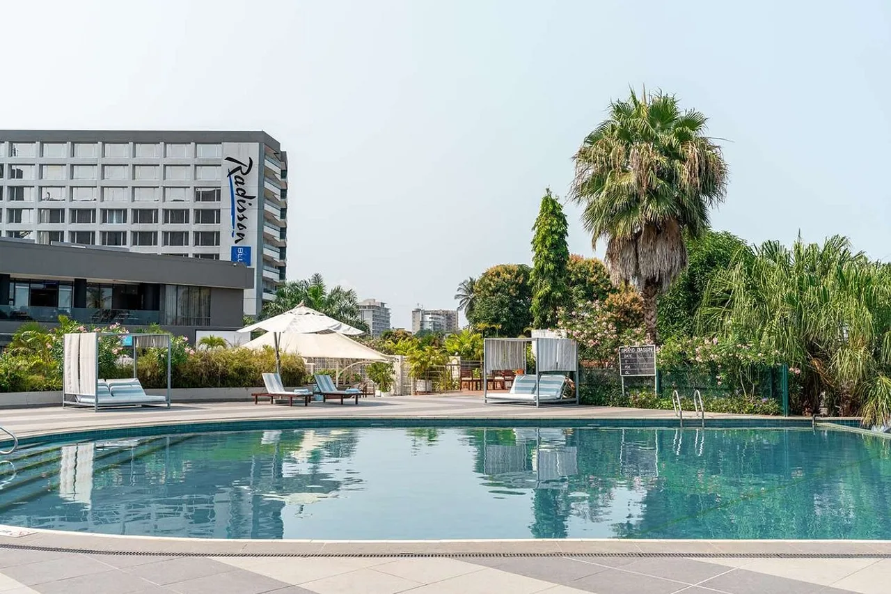Radisson Blu Okoume Palace Hotel Libreville — ภาพห้องพักและบรรยากาศ