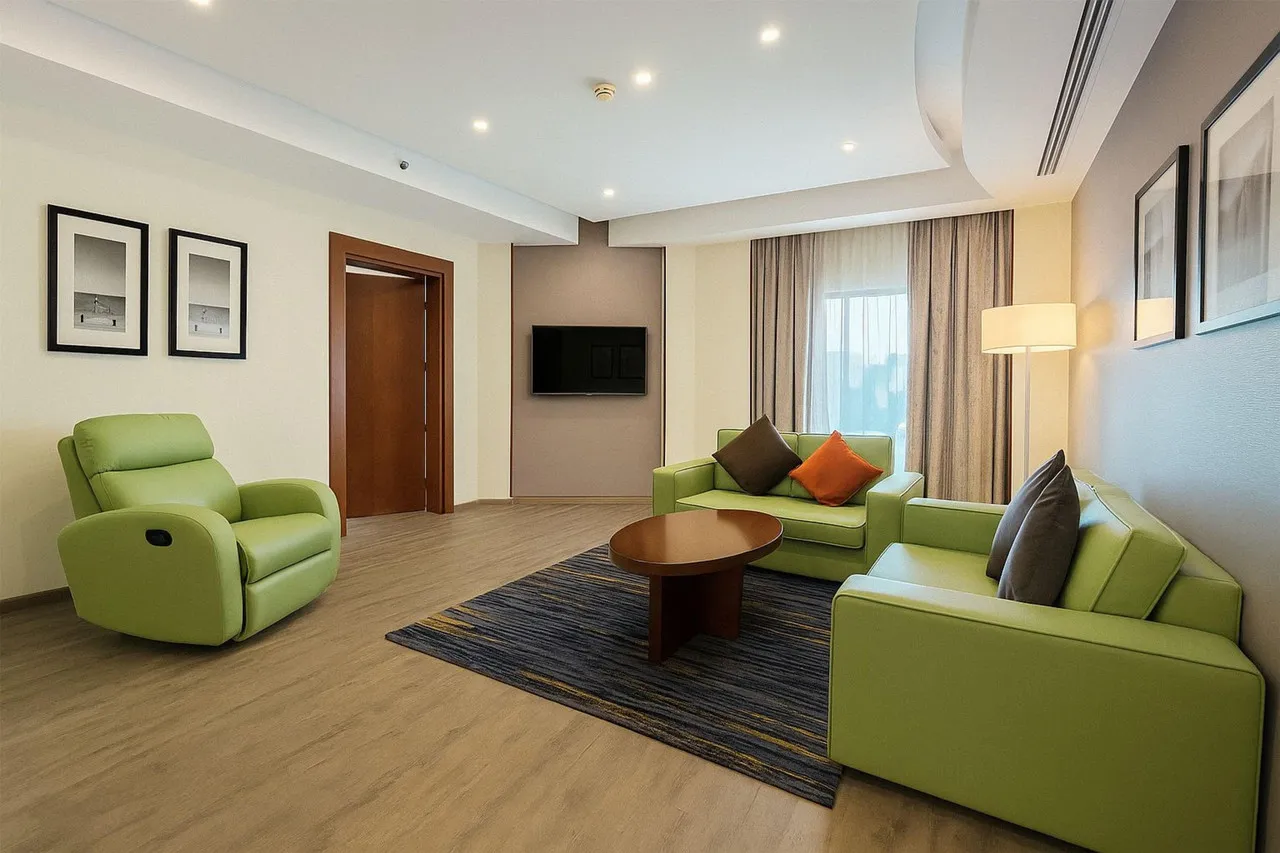 Radisson Blu Plaza Jeddah — rooms and atmosphere