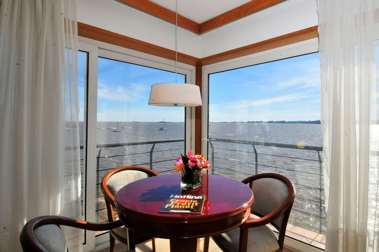 Radisson Hotel Colonia del Sacramento — ภาพห้องพักและบรรยากาศ