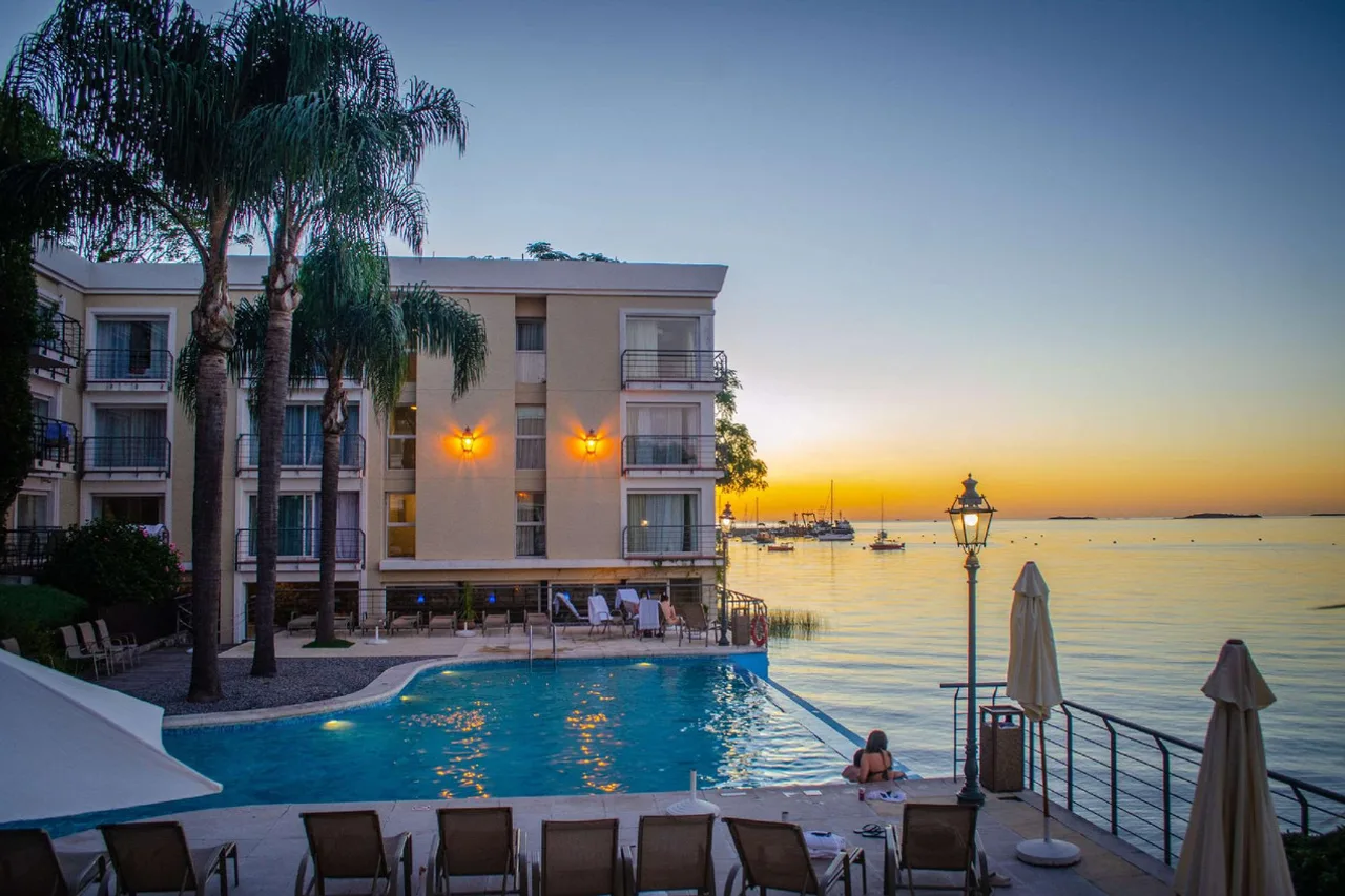 Radisson Hotel Colonia del Sacramento — ภาพห้องพักและบรรยากาศ
