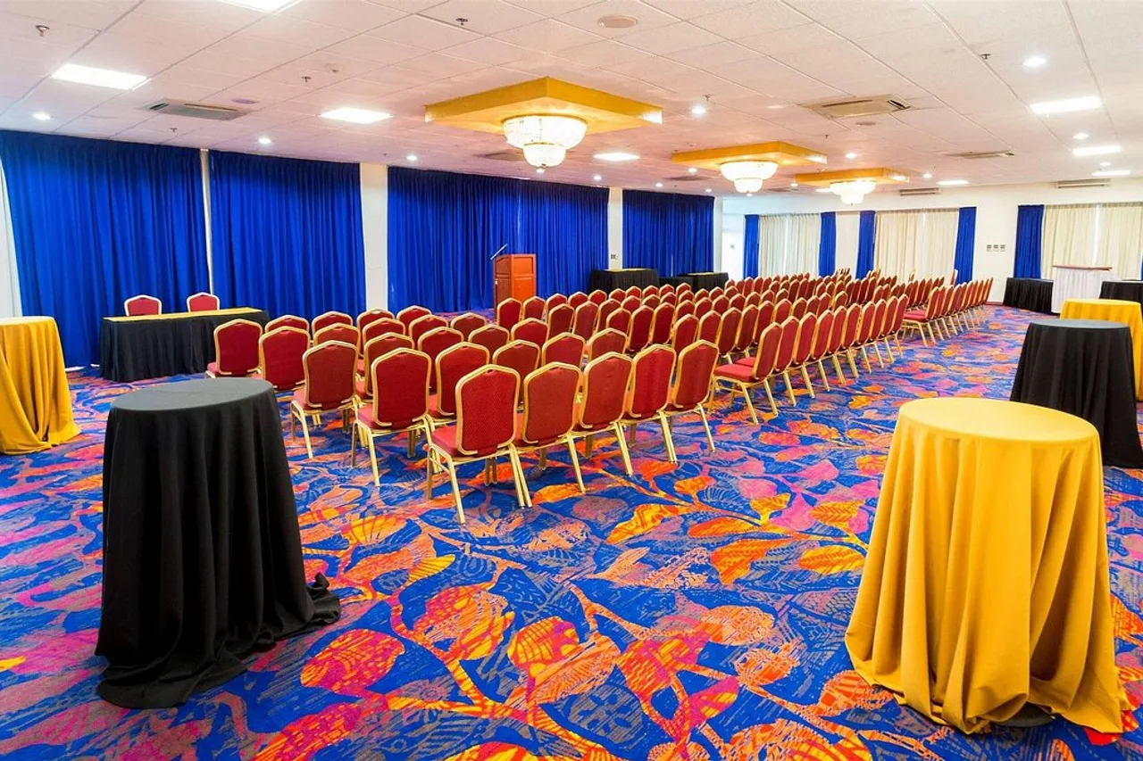 Radisson Hotel Trinidad — ภาพห้องพักและบรรยากาศ