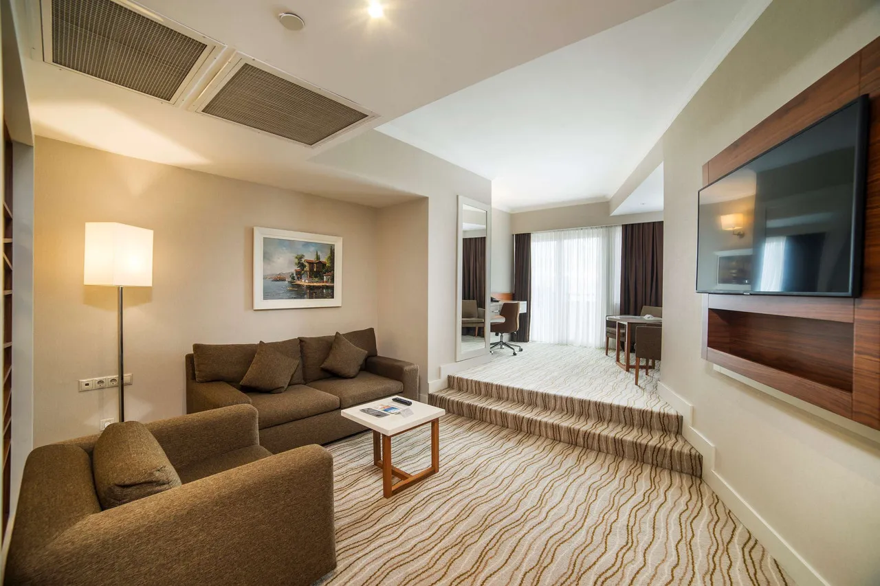 Radisson Hotel President Old Town Istanbul — rooms and atmosphere