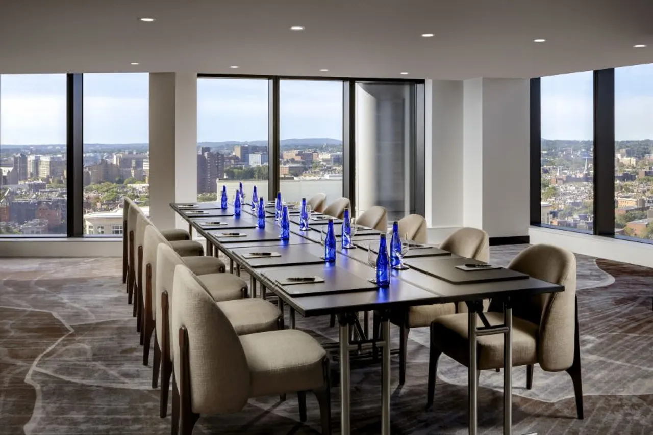 Raffles Boston — ภาพห้องพักและบรรยากาศ