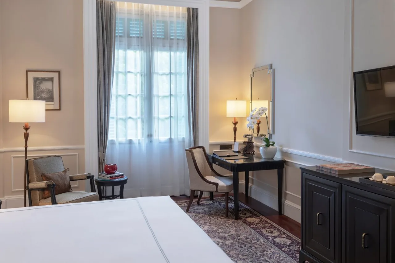 Raffles Hotel Le Royal — ภาพห้องพักและบรรยากาศ