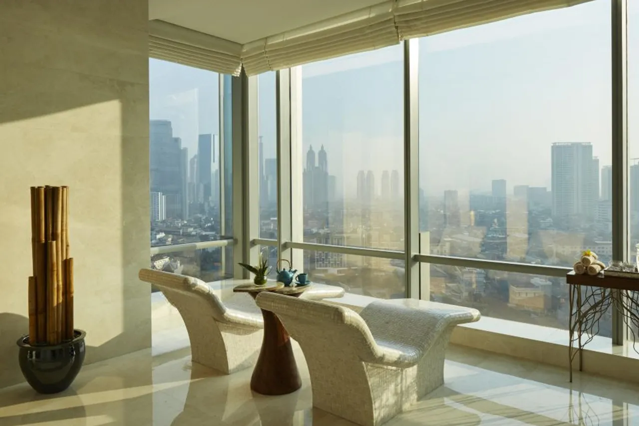 Raffles Jakarta — rooms and atmosphere