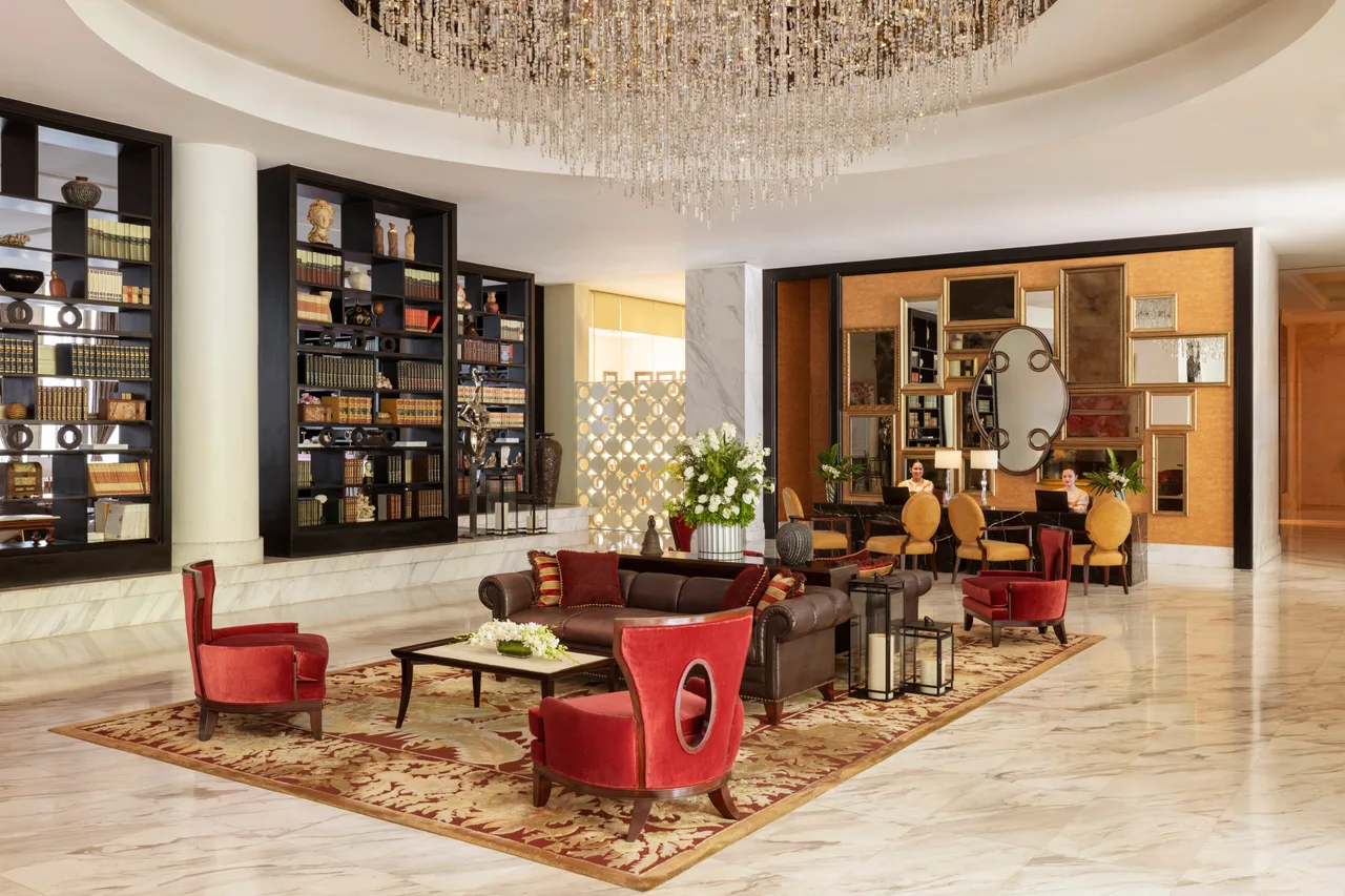 Raffles Makati — โรงแรมในมะนิลา
