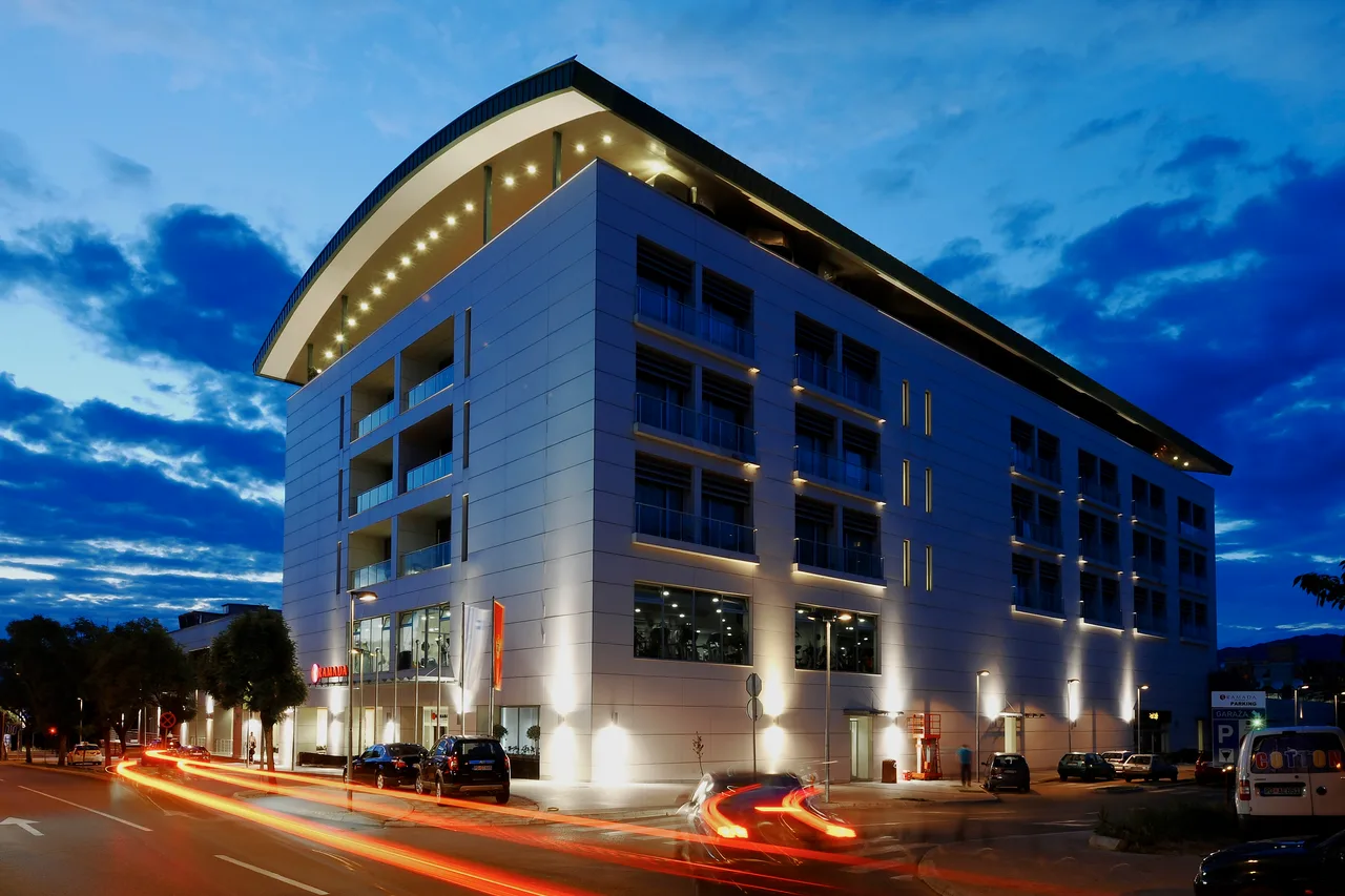 Ramada by Wyndham Podgorica — ภาพห้องพักและบรรยากาศ