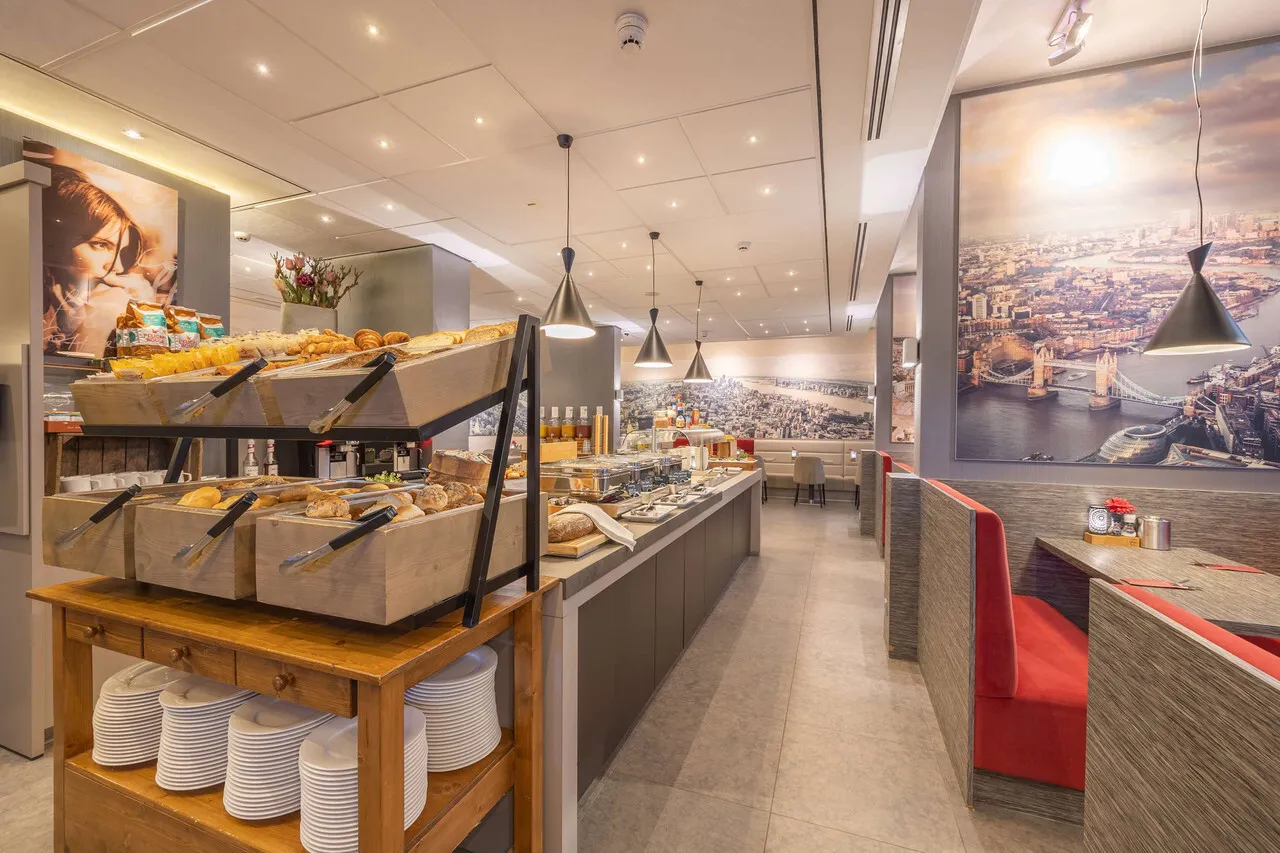 Ramada by Wyndham The Hague Scheveningen — rooms and atmosphere