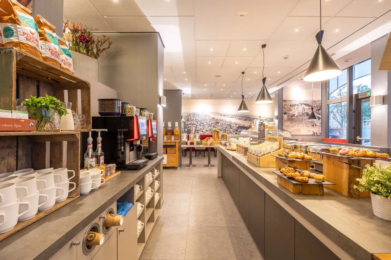 Ramada by Wyndham The Hague Scheveningen — rooms and atmosphere