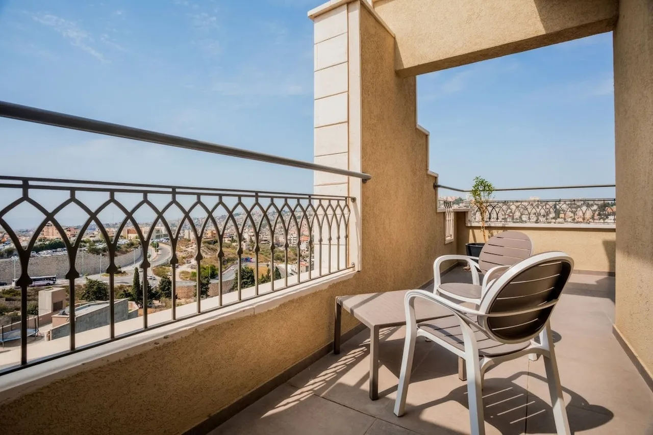 Ramada Olivie Nazareth — ภาพห้องพักและบรรยากาศ