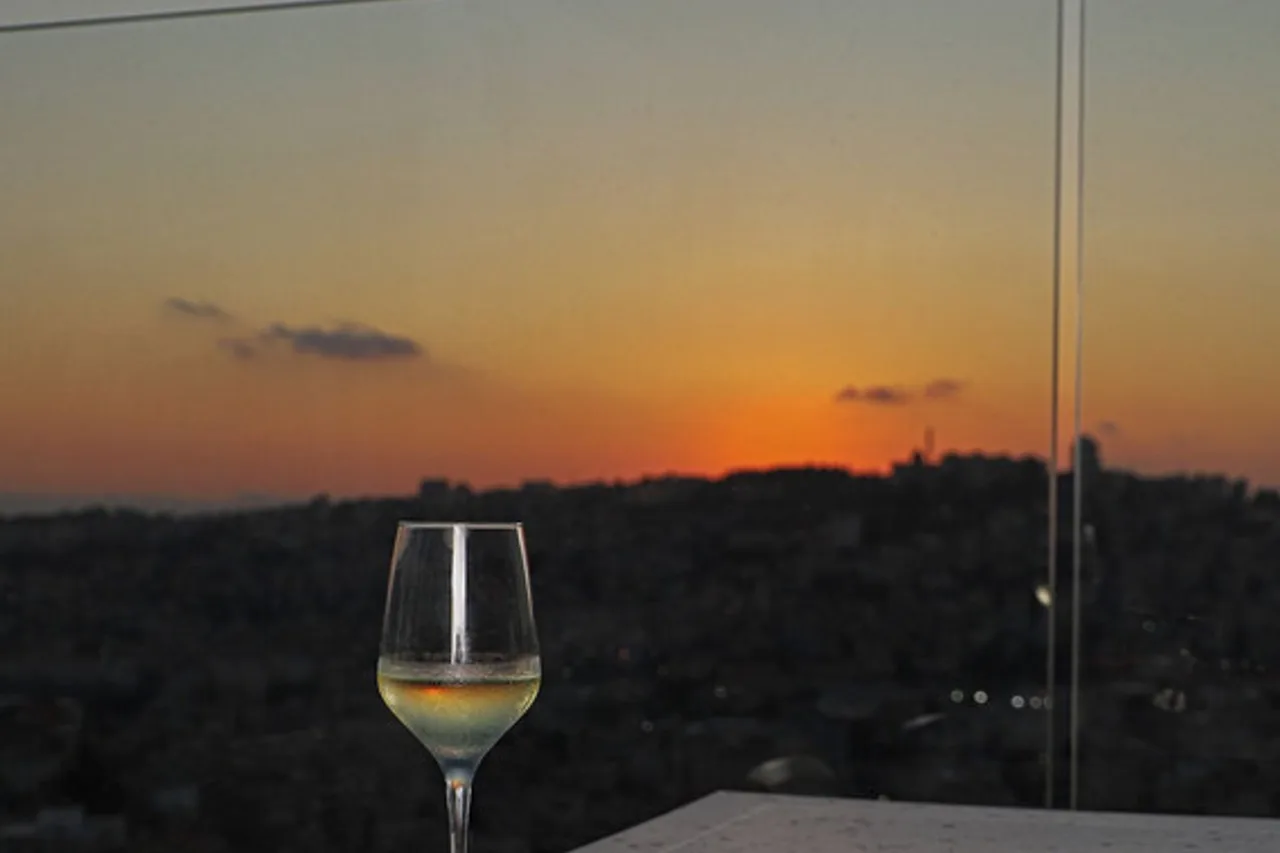 Ramada Olivie Nazareth — ภาพห้องพักและบรรยากาศ