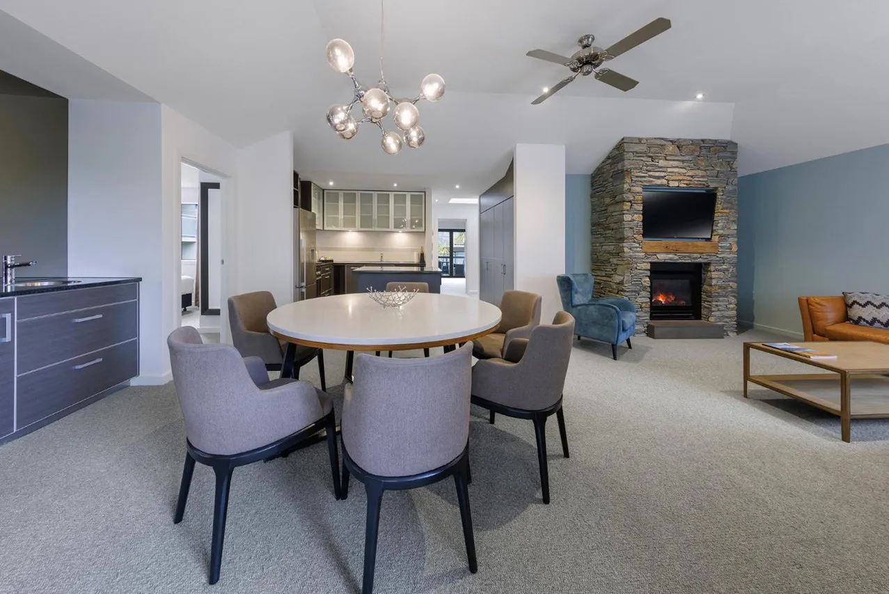 Ramada Resort by Wyndham Wanaka — rooms and atmosphere