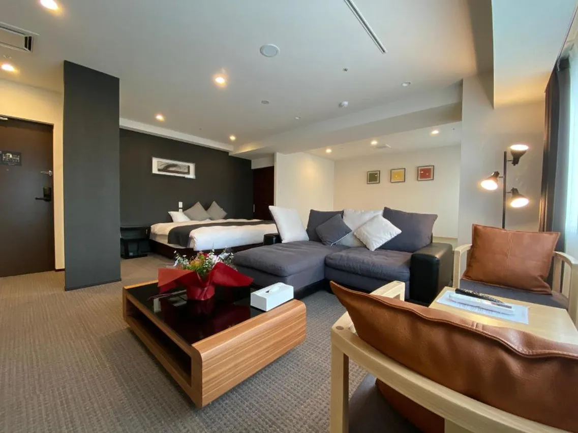 Randor Hotel Sapporo Suites — rooms and atmosphere