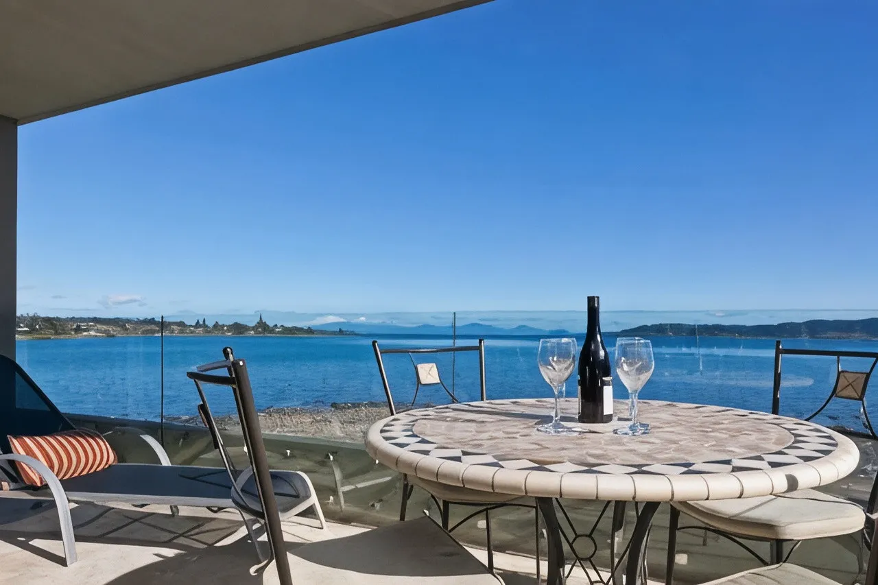 Reef Resort Taupo — rooms and atmosphere