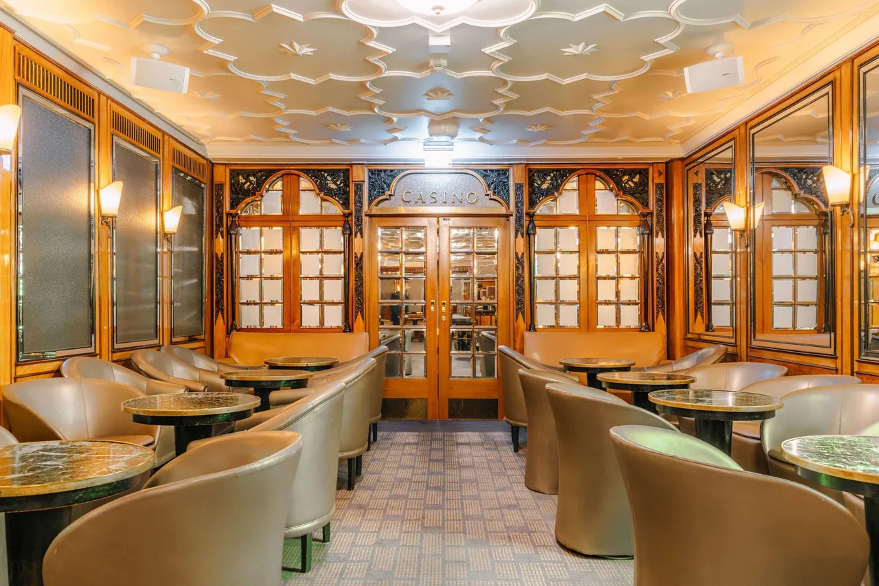 Reichshof Hamburg, Curio Collection by Hilton — ภาพห้องพักและบรรยากาศ
