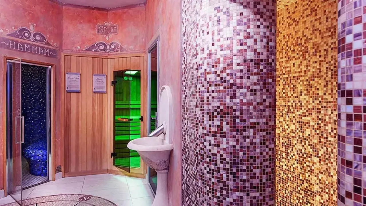 Relais Empire — rooms and atmosphere