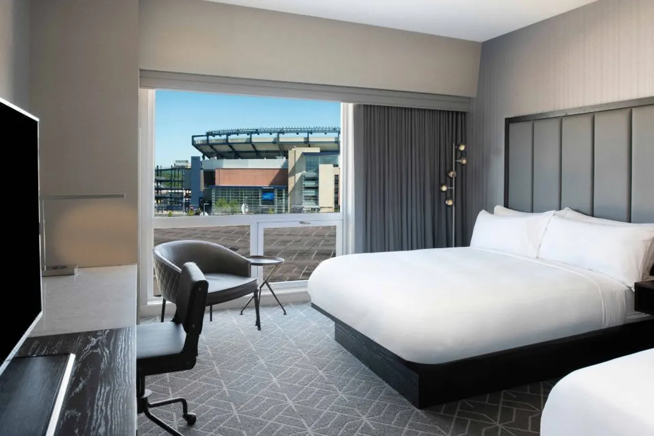 Renaissance Boston Patriot Place Hotel — ภาพห้องพักและบรรยากาศ