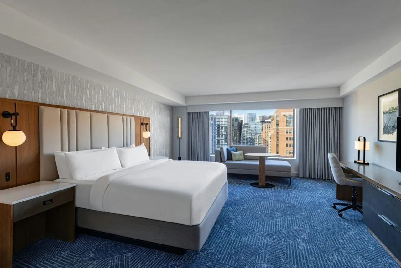 Renaissance Boston Seaport District — ภาพห้องพักและบรรยากาศ