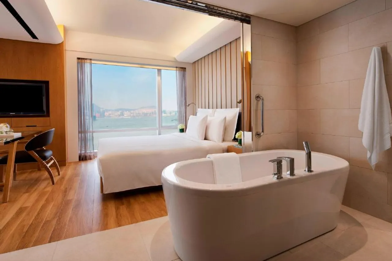 Renaissance Hong Kong Harbour View Hotel — ภาพห้องพักและบรรยากาศ