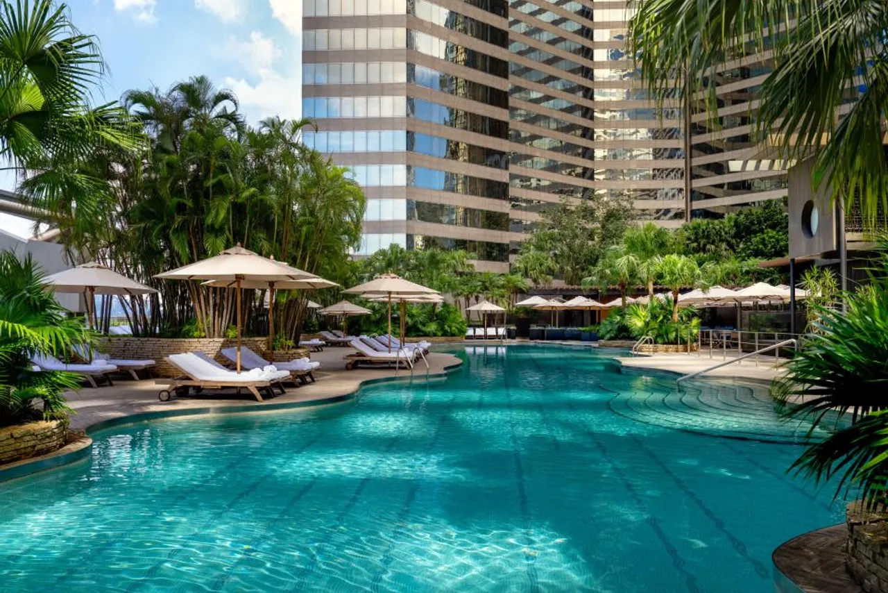 Renaissance Hong Kong Harbour View Hotel — ภาพห้องพักและบรรยากาศ