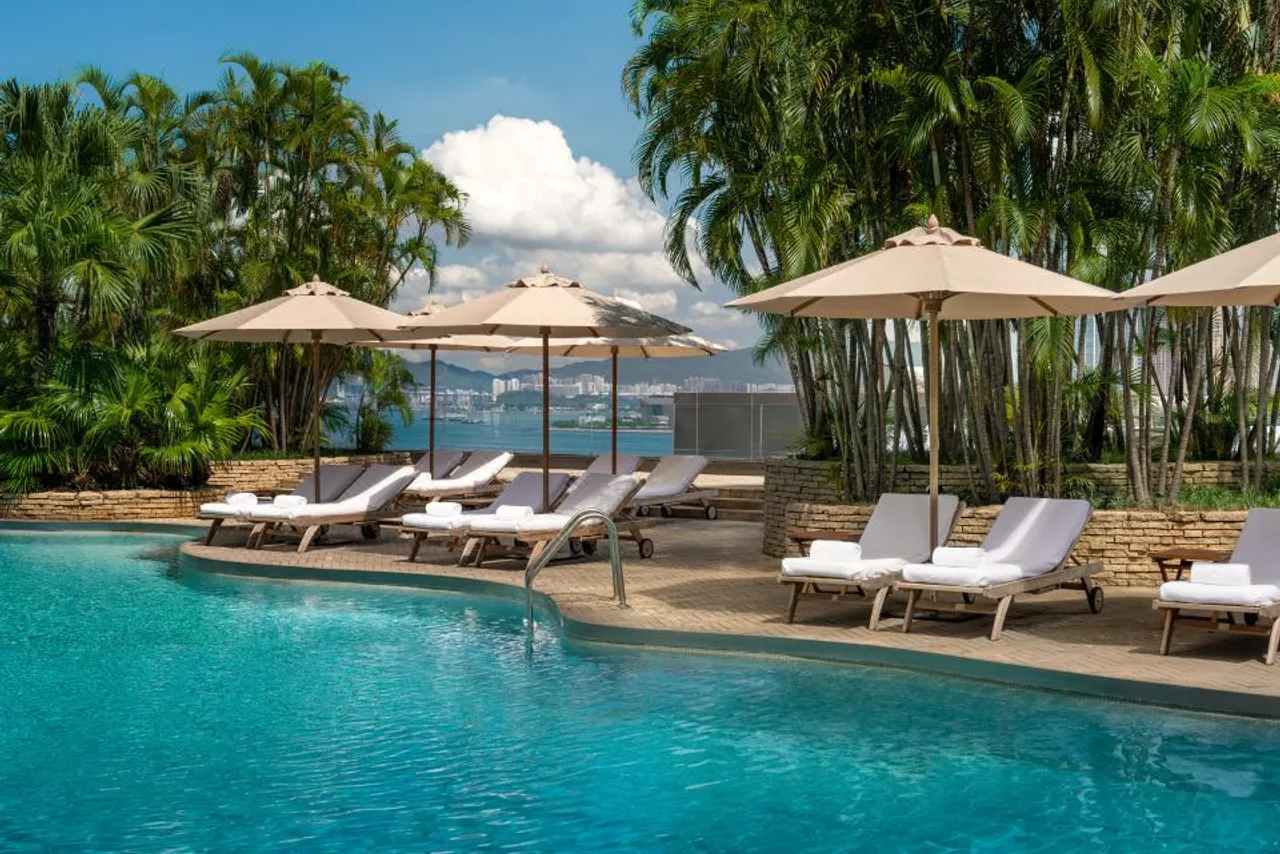 Renaissance Hong Kong Harbour View Hotel — ภาพห้องพักและบรรยากาศ