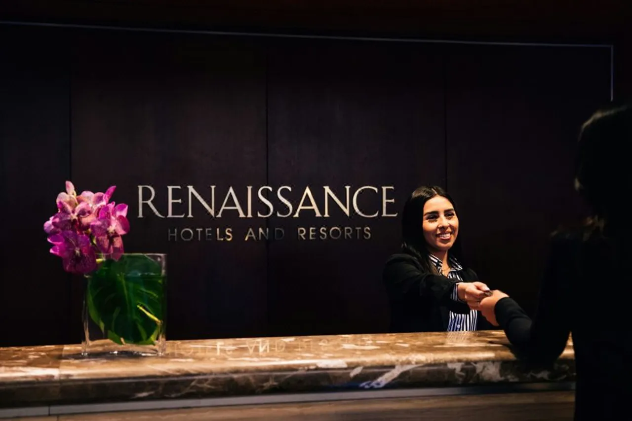 Renaissance Los Angeles Airport Hotel — ภาพห้องพักและบรรยากาศ