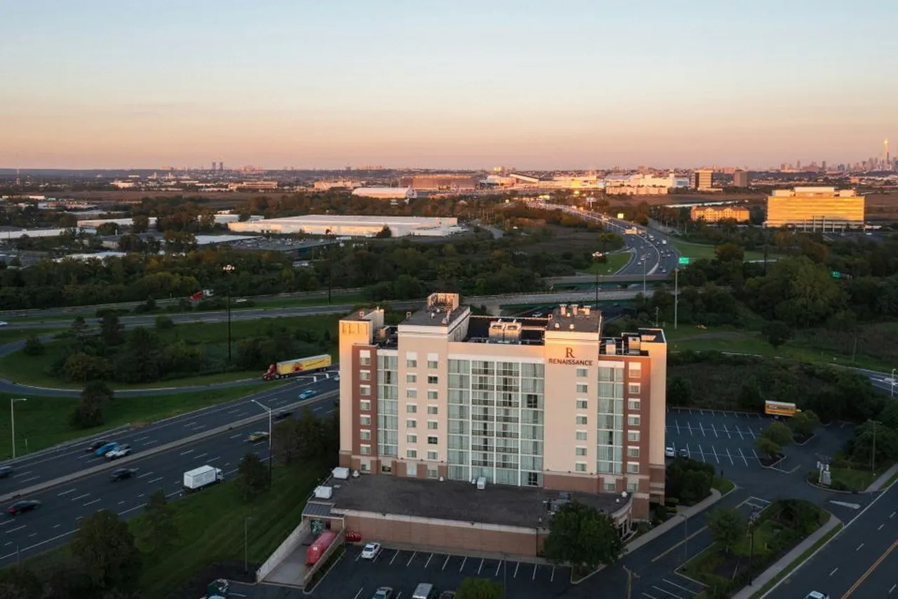 Renaissance Meadowlands Hotel — โรงแรมในใกล้ MetLife Stadium