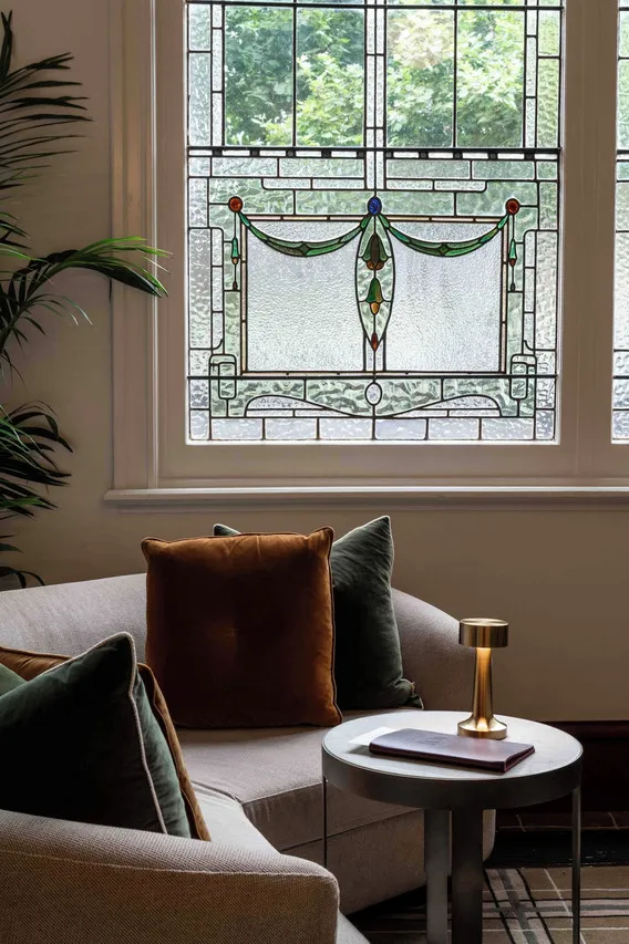 Rendezvous Hotel Melbourne — rooms and atmosphere