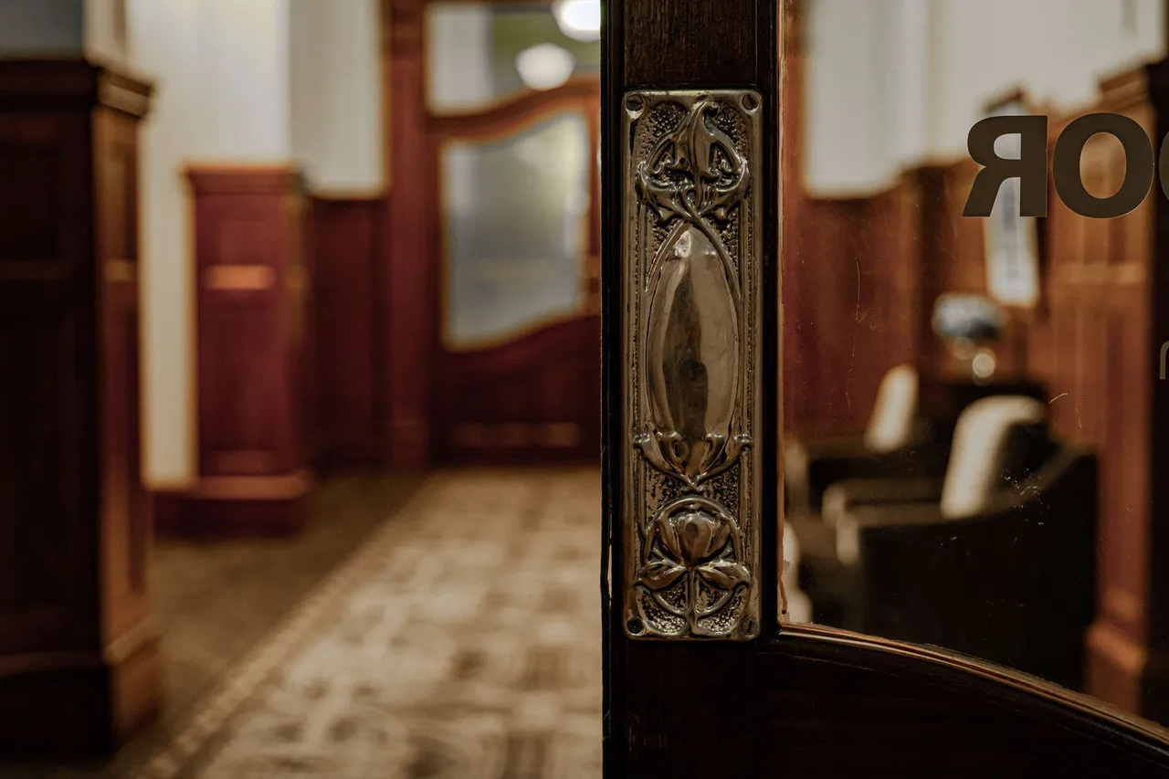 Rendezvous Hotel Melbourne — rooms and atmosphere