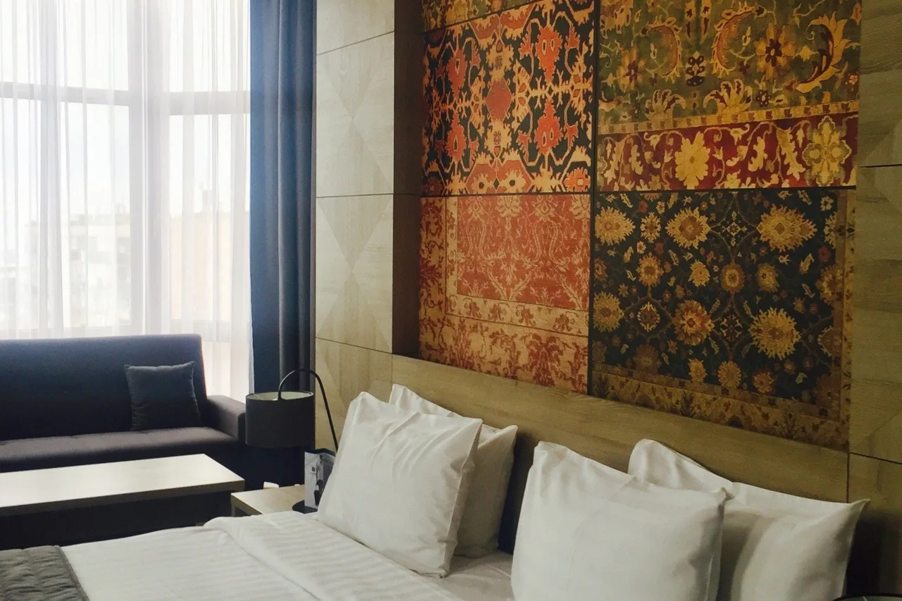 Republica Hotel Yerevan — ภาพห้องพักและบรรยากาศ