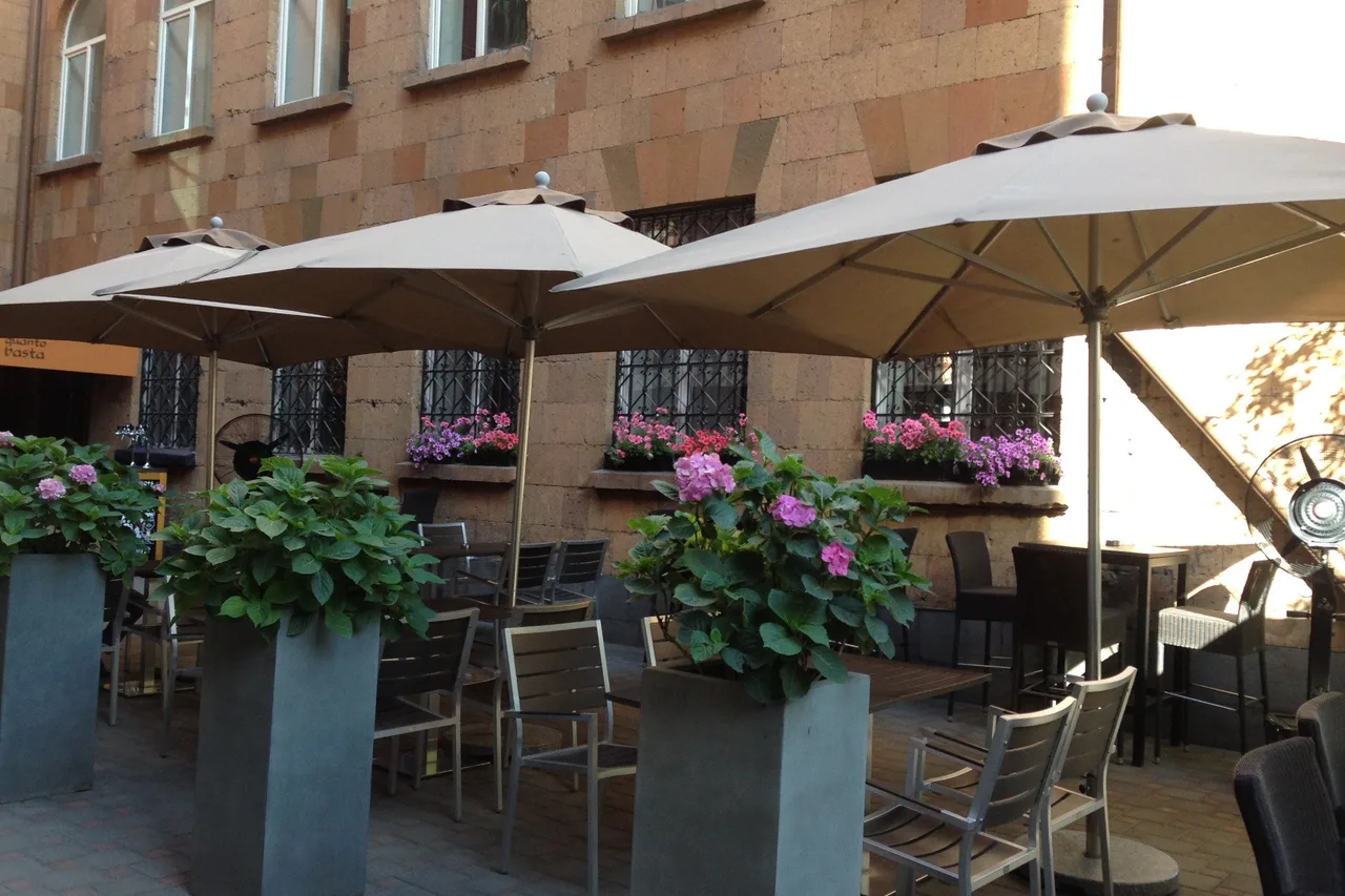 Republica Hotel Yerevan — ภาพห้องพักและบรรยากาศ