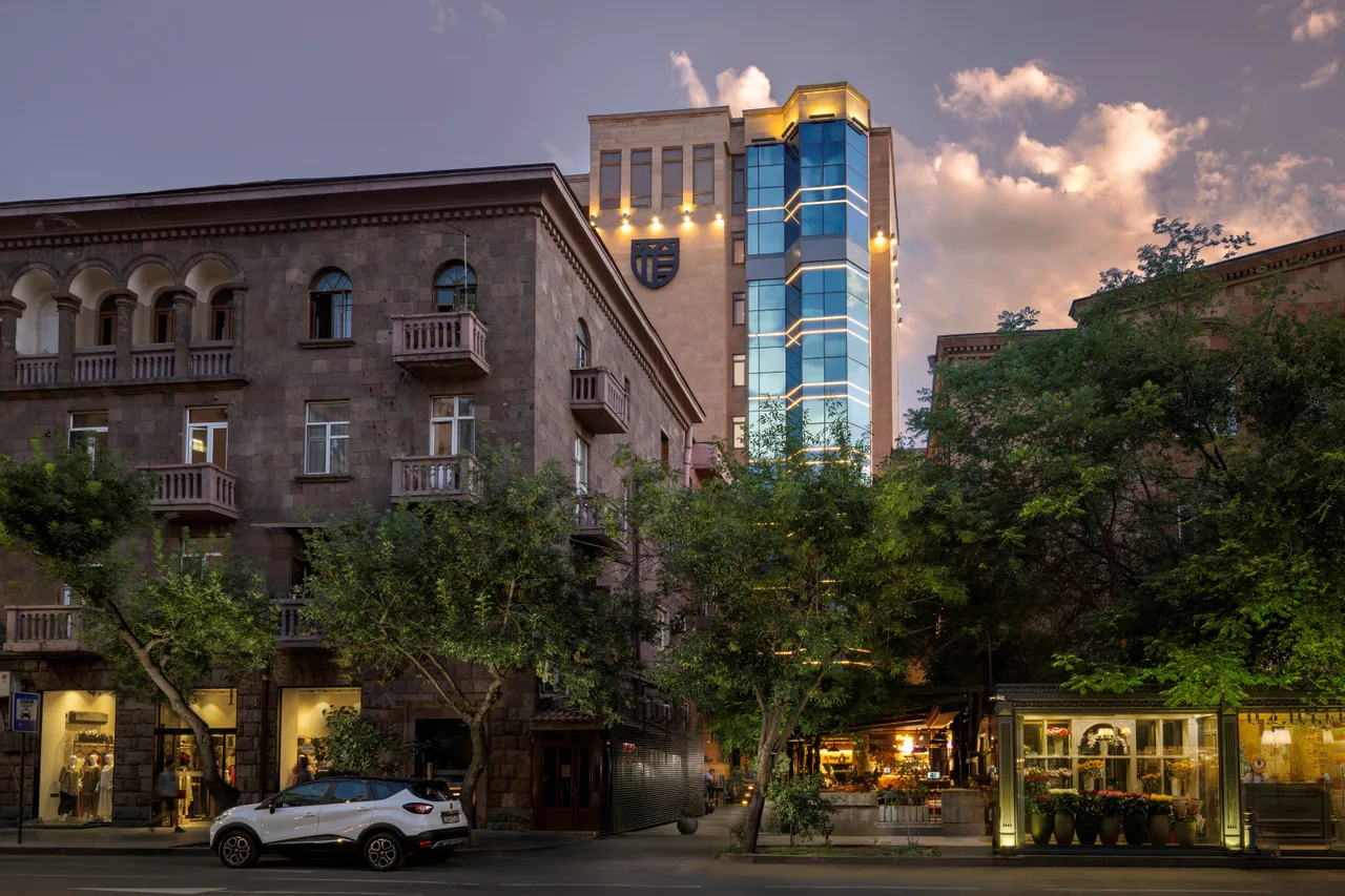 Republica Hotel Yerevan — ภาพห้องพักและบรรยากาศ