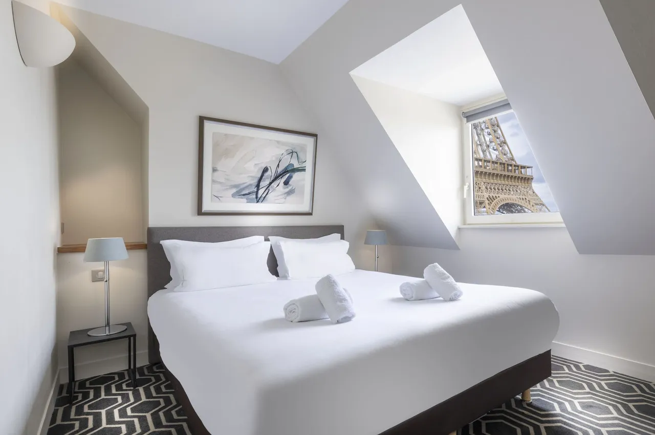Residence Charles Floquet — rooms and atmosphere