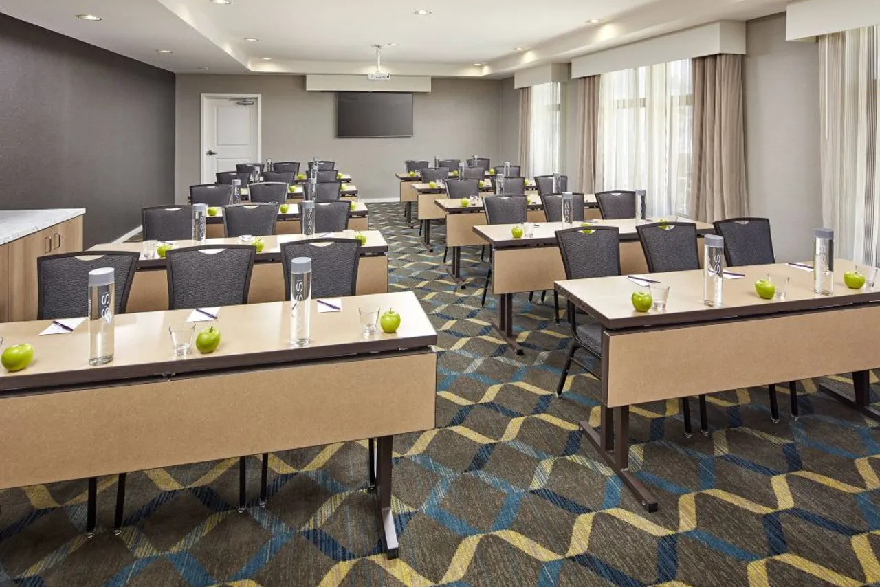 Residence Inn by Marriott Los Angeles LAX/Manhattan Beach — โรงแรมในใกล้ SoFi Stadium