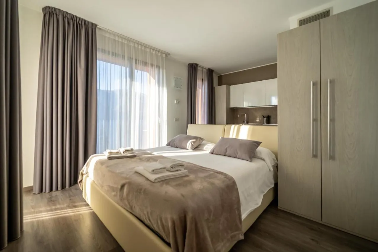 Residenza Luigina Varenna — rooms and atmosphere