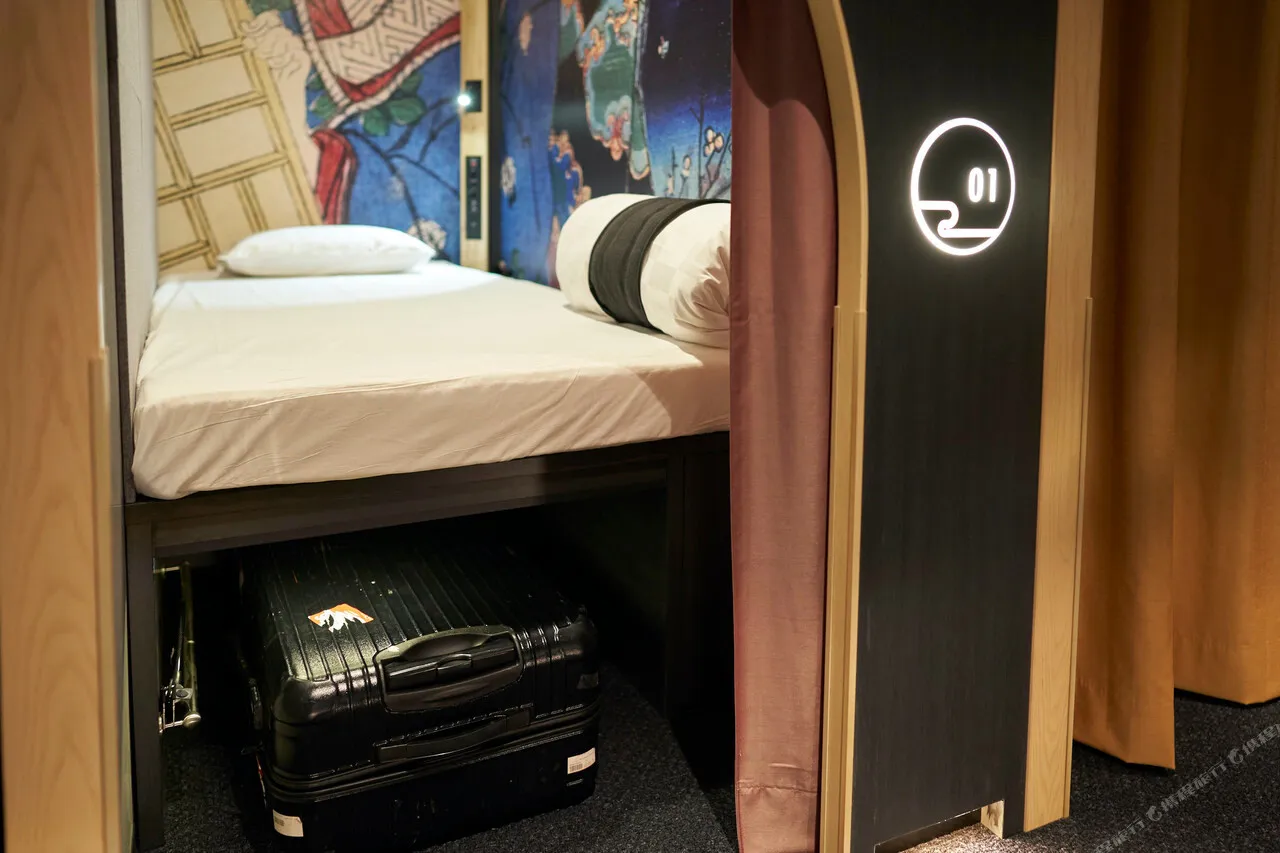 Resol Poshtel Tokyo Asakusa — rooms and atmosphere