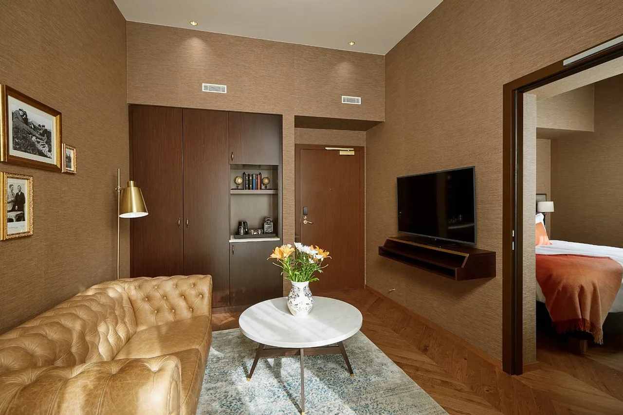 Reykjavik Konsulat Hotel, Curio Collection by Hilton — rooms and atmosphere