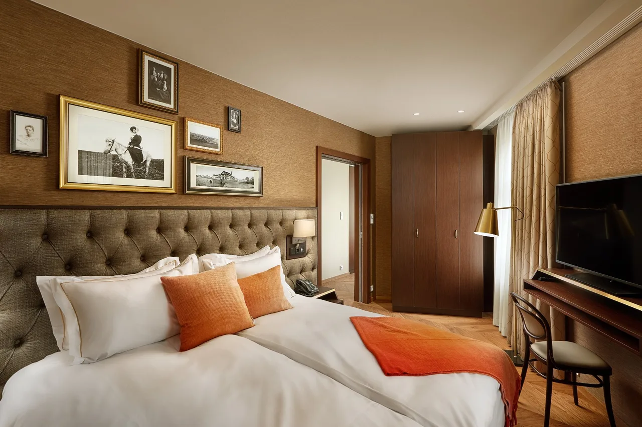 Reykjavik Konsulat Hotel, Curio Collection by Hilton — rooms and atmosphere