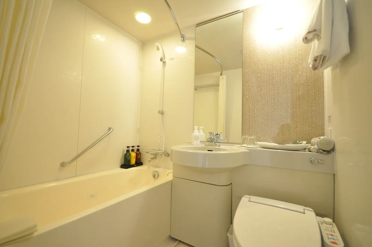 Richmond Hotel Kumamoto Shinshigai — rooms and atmosphere